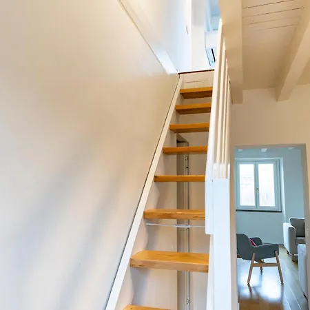 Large & Comfy - A Few Steps From The Duomo Lägenhet